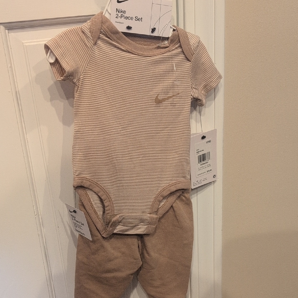 Nike Beige Ribbed Baby Bodysuit & Pants Set